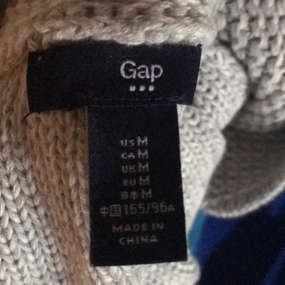 GAP Grey Sweater/Shrug - Size Medium - Picture 6 of 6